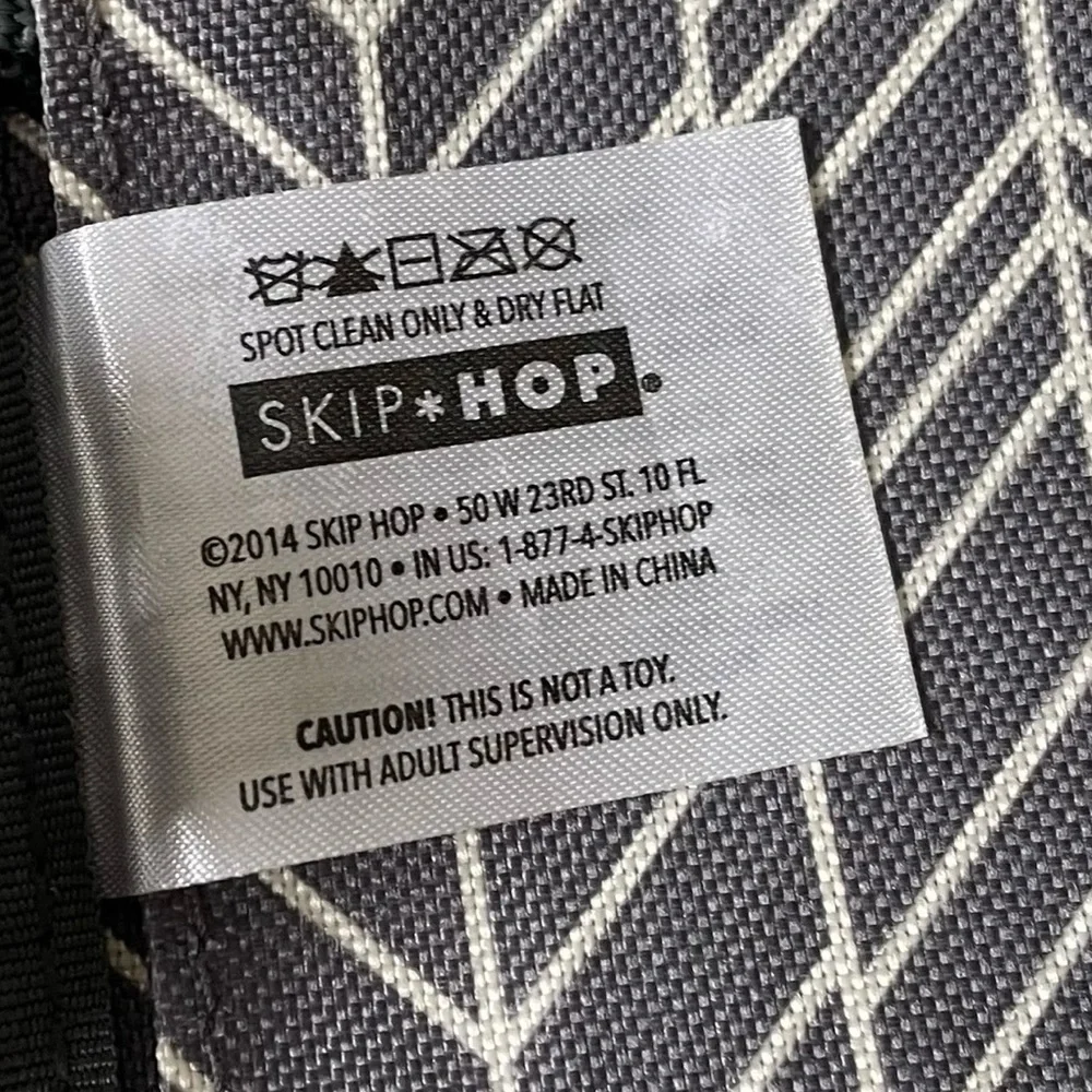 SKIP HOP Pronto Signature Portable Diaper Changing Station Bag
